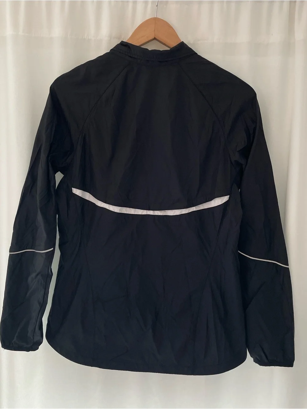 Nike lightweight windbreaker jacket black reflective women’s M medium full zip